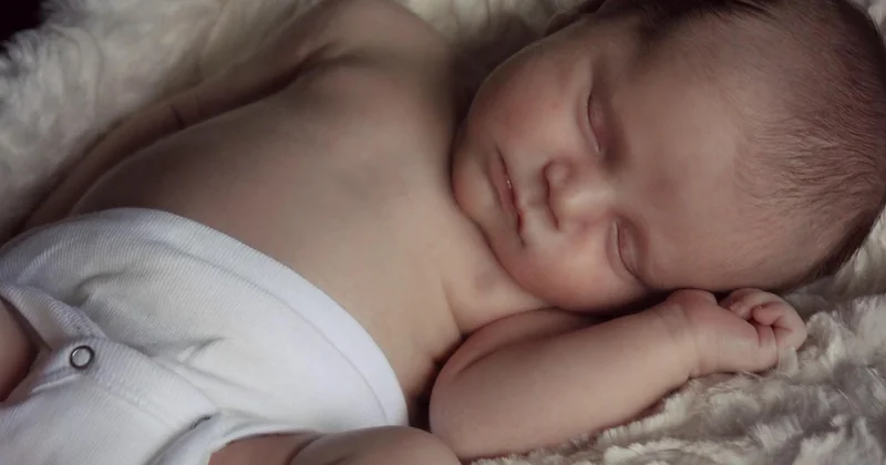 Choses qui empêchent de dormir : la liste complète au-delà des évidences